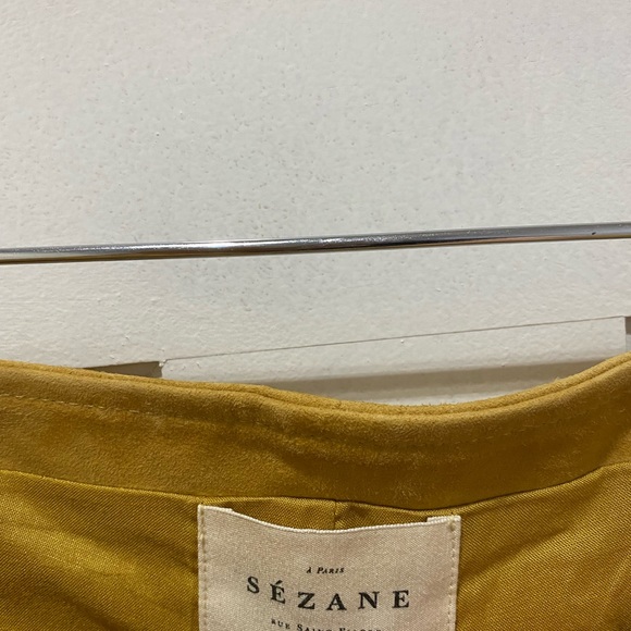 Sezane Women Pleated Belted Zoé Shorts in Honey - Picture 4 of 8